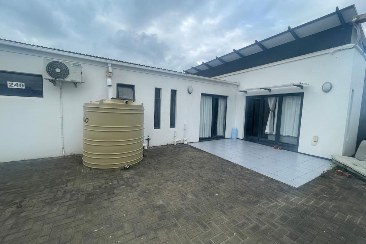 Swim, Gym, Dine & Relax – All in One Secure Complex - Photo 5