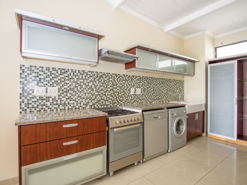 Apartment with Panoramic Views - Photo 8