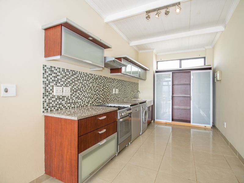 Apartment with Panoramic Views - Photo 5
