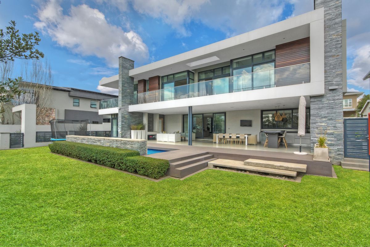 Exquisite 4-Bedroom Family Home Located in Waterfall Country Estate, Gate 6 - Photo 2