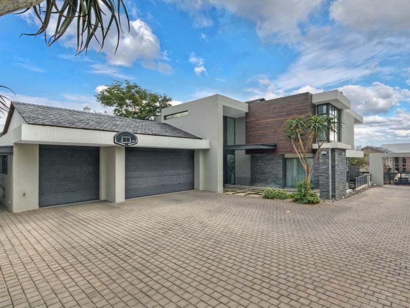 Exquisite 4-Bedroom Family Home Located in Waterfall Country Estate, Gate 6 - Photo 3