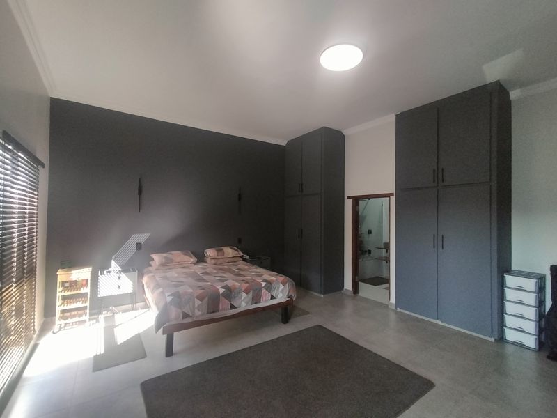 Exclusive Hospitality Investment: Boutique Hotel Potential in Pretoria North - Photo 7