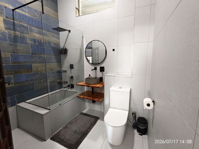 Exclusive Hospitality Investment: Boutique Hotel Potential in Pretoria North - Photo 10