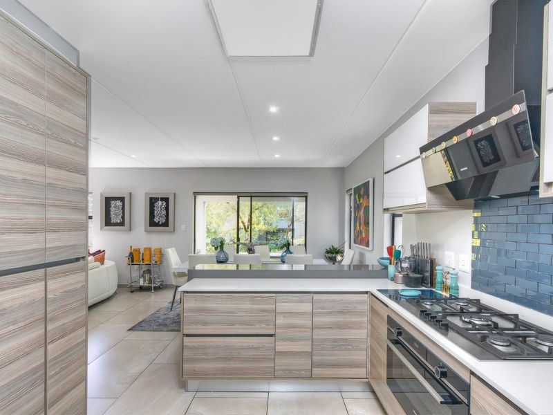 Modern 4-Bedroom Family Home in The Hutton - Photo 7