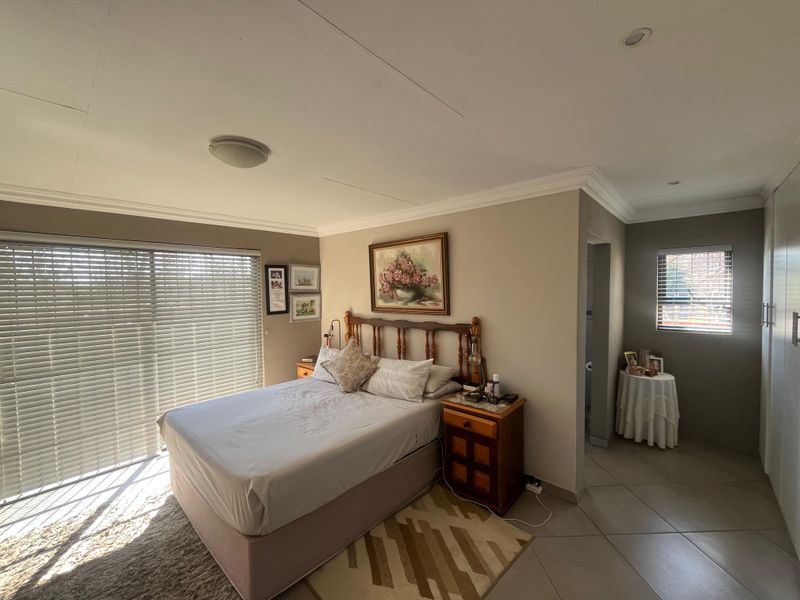 Charming & Cozy Retreat in the Heart of Frankfort – Your Perfect Home Awaits! - Photo 9