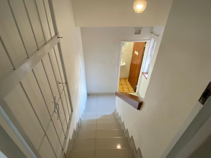 3 Bedroom Apartment for Sale - Photo 9
