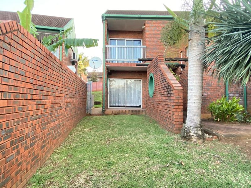 3 Bedroom Apartment for Sale - Photo 3