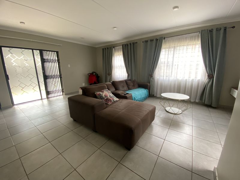 Spacious 4-Bedroom Home in Capital View Estate, Lotus Gardens - Photo 5