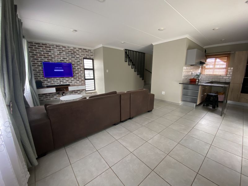 Spacious 4-Bedroom Home in Capital View Estate, Lotus Gardens - Photo 8