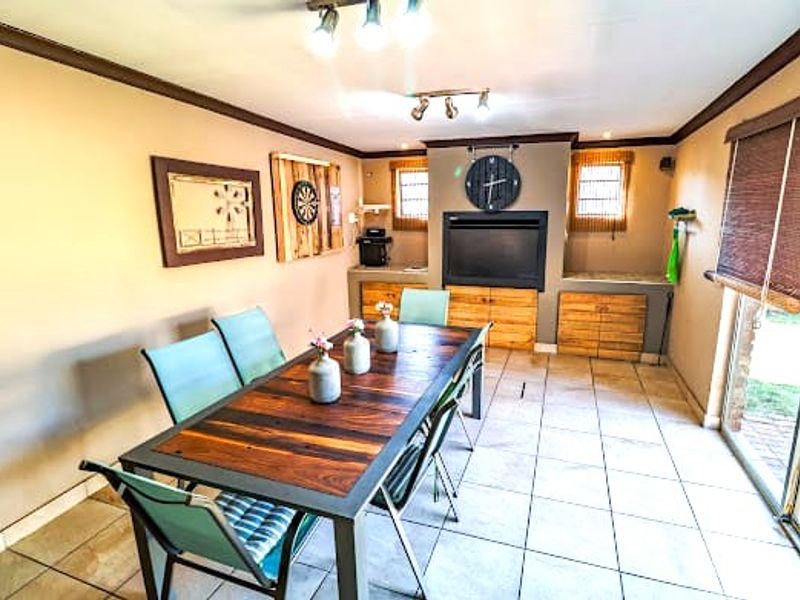 Neat 3 bedroom Family home for sale! - Photo 10