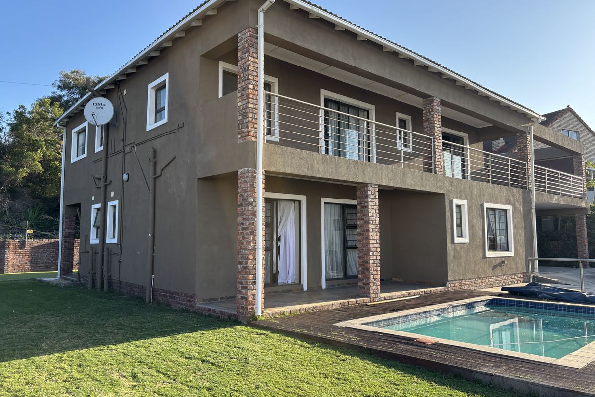 Humerail – Large Modern Family Home - Photo 2