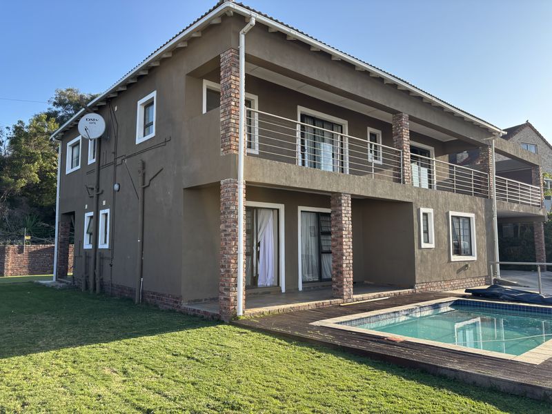 Humerail – Large Modern Family Home - Photo 2