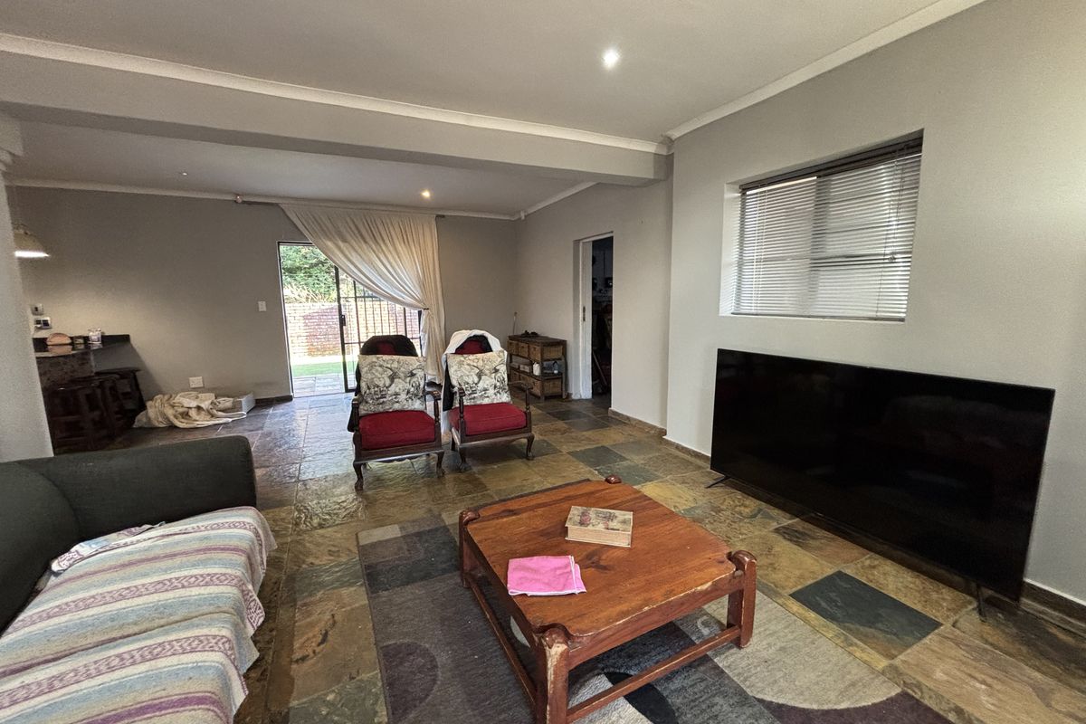 Humerail – Large Modern Family Home - Photo 5