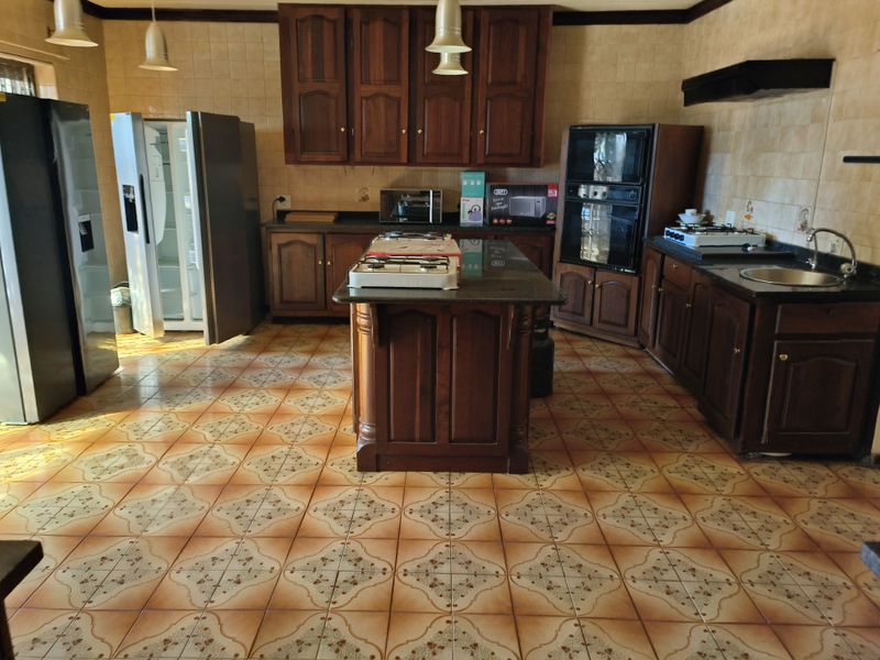 23 Bedroomed House For Sale!!! calling on Investors Investment Property in Kanonierspark - Photo 4