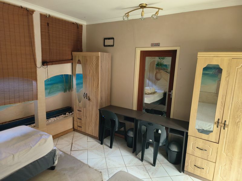 23 Bedroomed House For Sale!!! calling on Investors Investment Property in Kanonierspark - Photo 7