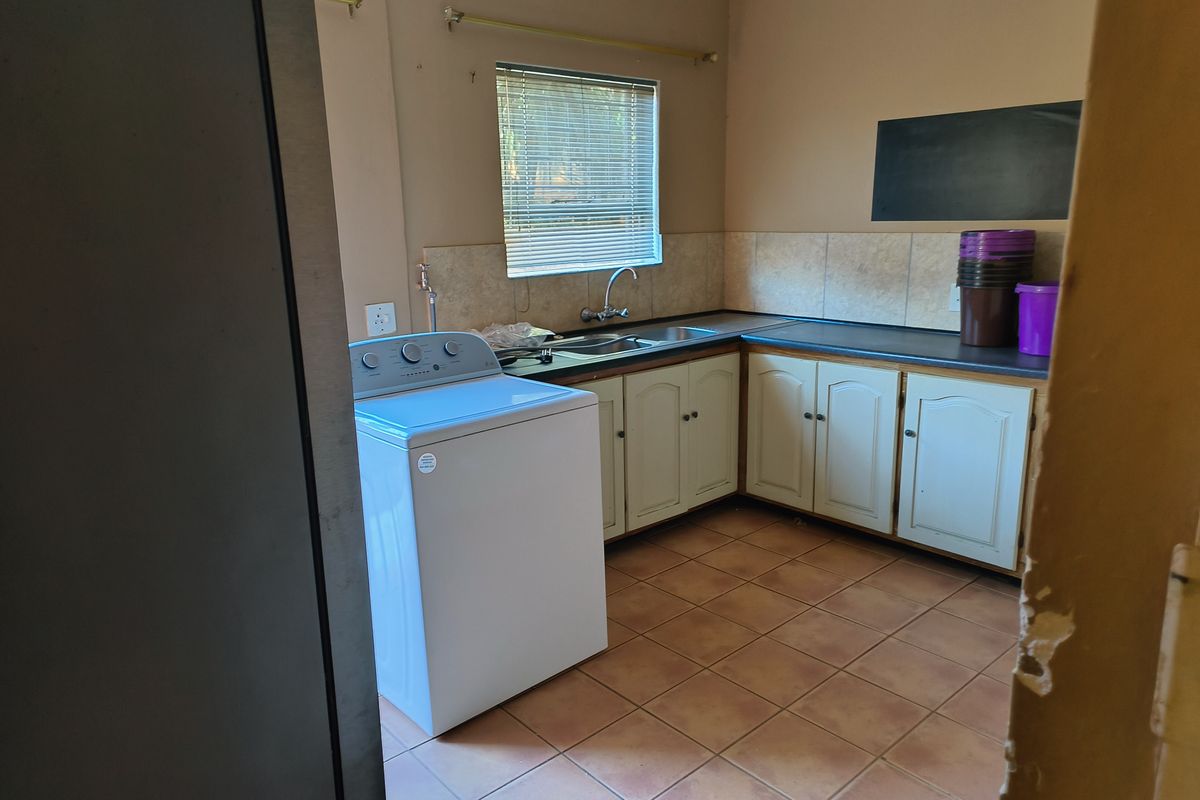 23 Bedroomed House For Sale!!! calling on Investors Investment Property in Kanonierspark - Photo 5