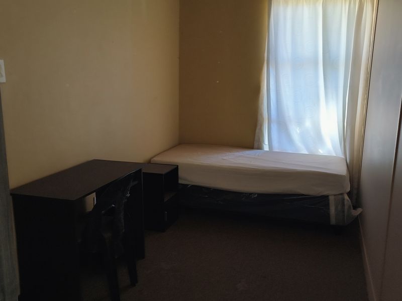 23 Bedroomed House For Sale!!! calling on Investors Investment Property in Kanonierspark - Photo 9