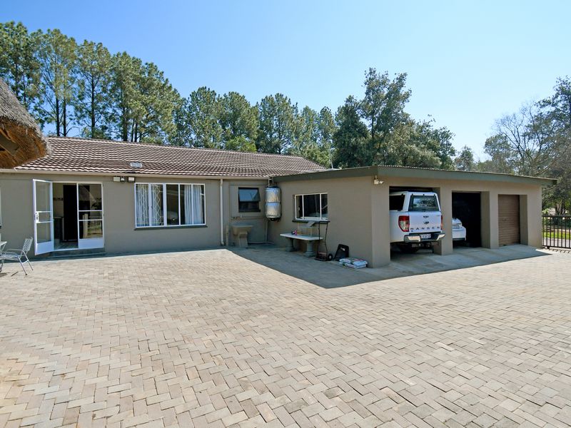 Rare Gem in  Gerhardsville, Centurion. 2.14 Hectares of Elegance, Opportunity and Serenity - Photo 4