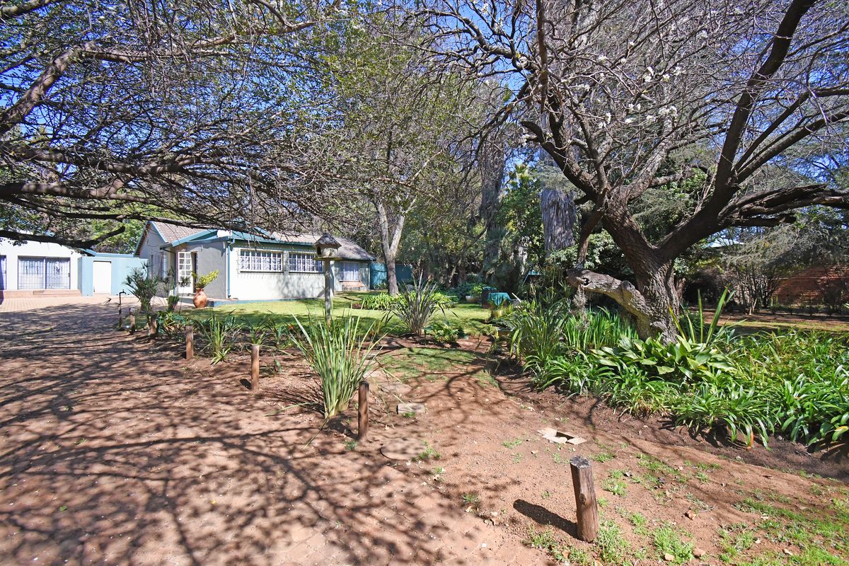 Rare Gem in  Gerhardsville, Centurion. 2.14 Hectares of Elegance, Opportunity and Serenity - Photo 3