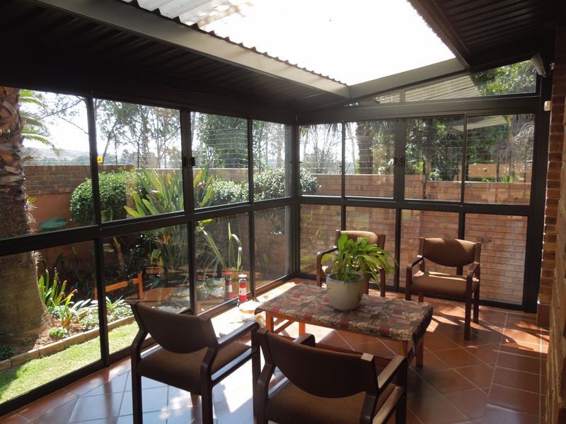 Golf Course View For This Lovely Family Home! - Photo 9