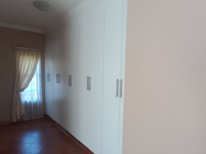 Golf Course View For This Lovely Family Home! - Photo 7