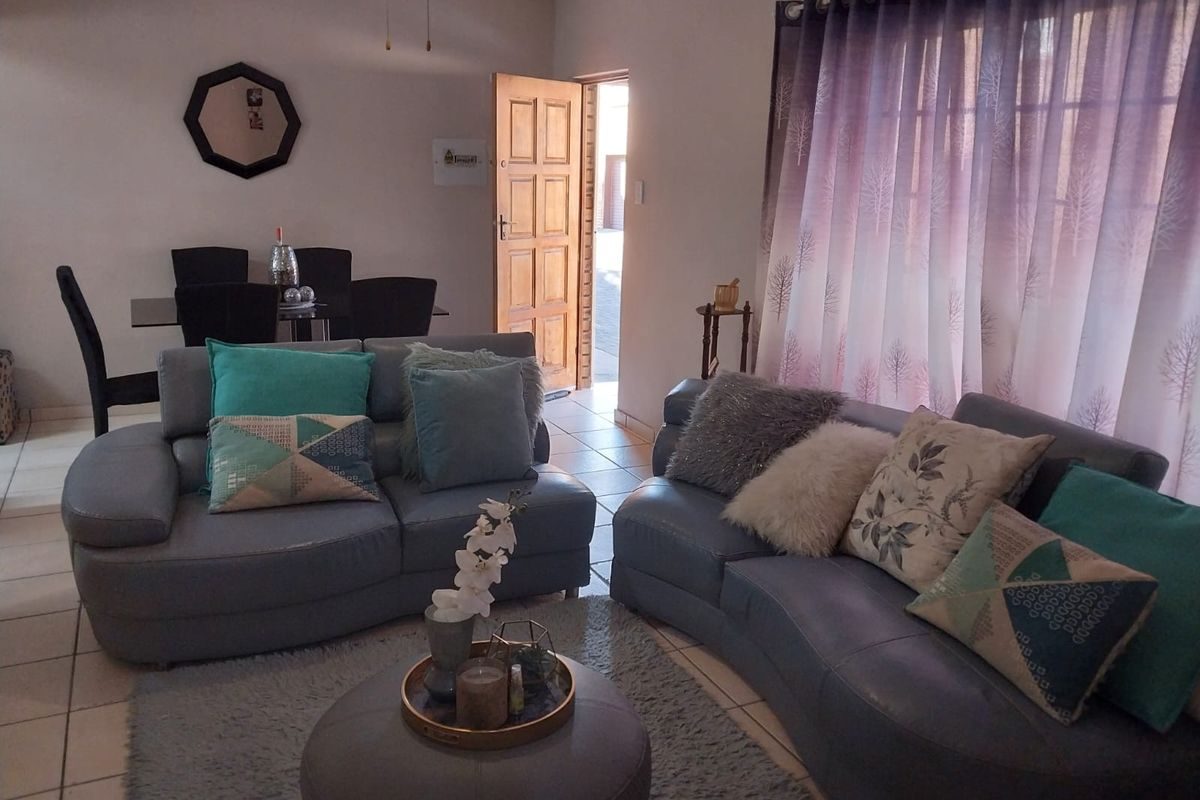 Spacious 3-Bedroom Apartment in a Prime Location - Photo 4