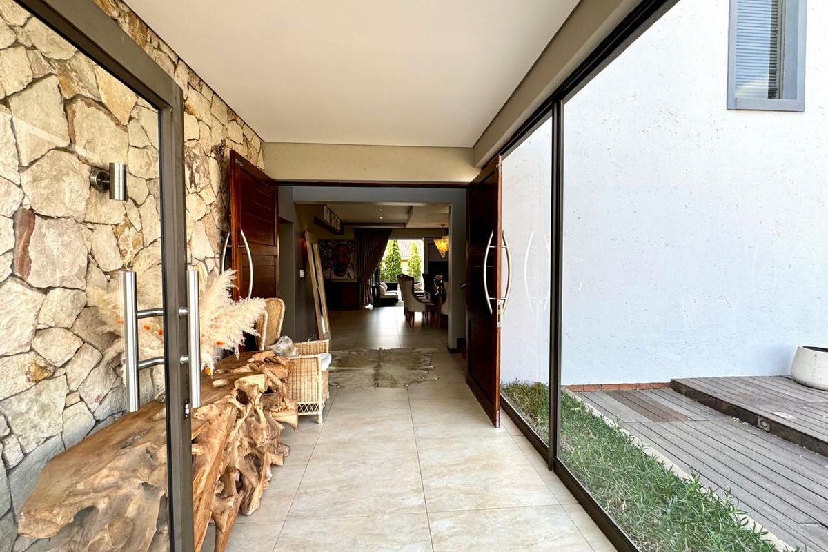 Architectural Masterpiece with Luxurious Finishes for sale in Secunda - Photo 3