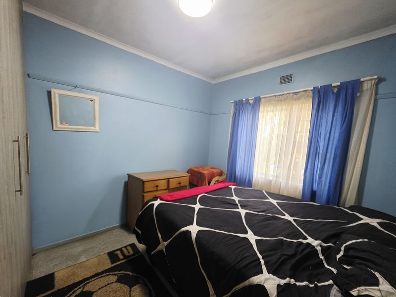 Charming 3-Bedroom Family Home with Spacious Yard - Photo 7