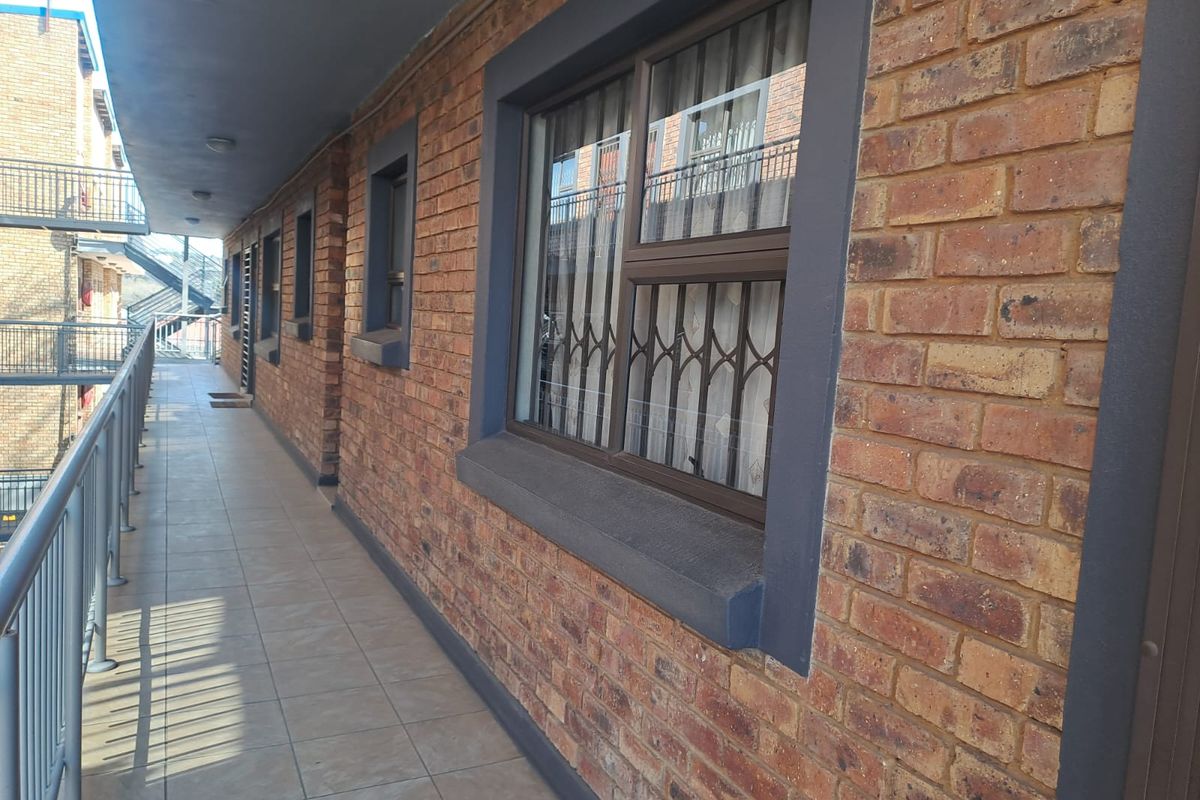 Smart Investment, Stylish Living - Photo 2