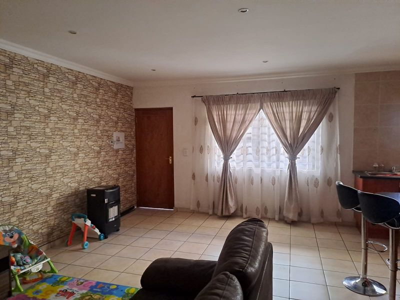 Smart Investment, Stylish Living - Photo 8