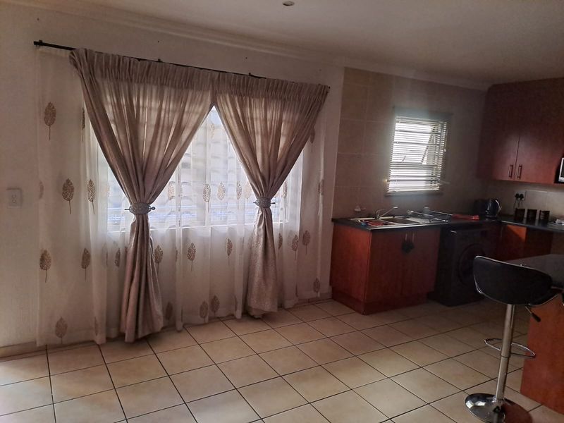 Smart Investment, Stylish Living - Photo 7