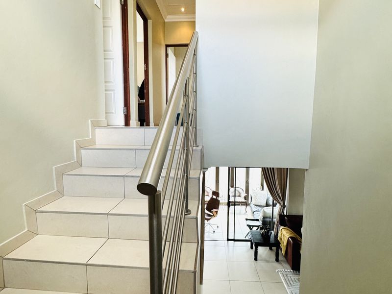 Chic, Spacious & Family-Ready – The Lifestyle You’ve Been Waiting For - Photo 6