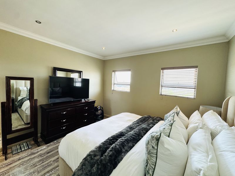 Chic, Spacious & Family-Ready – The Lifestyle You’ve Been Waiting For - Photo 8