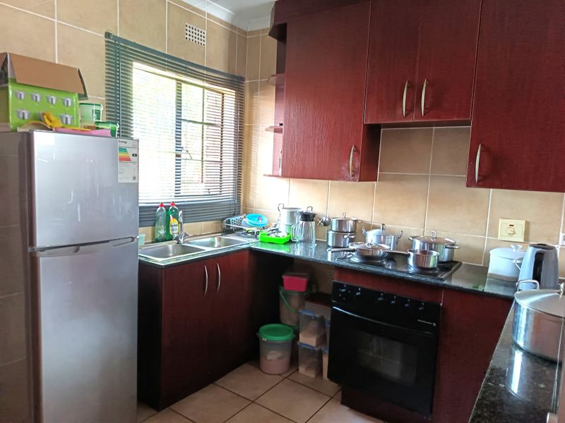 Modern 2-Bed in Secure Sonneveld Complex - Moderne 2-Slaapkamer in Veilige Sonneveld-Kompleks - Photo 4