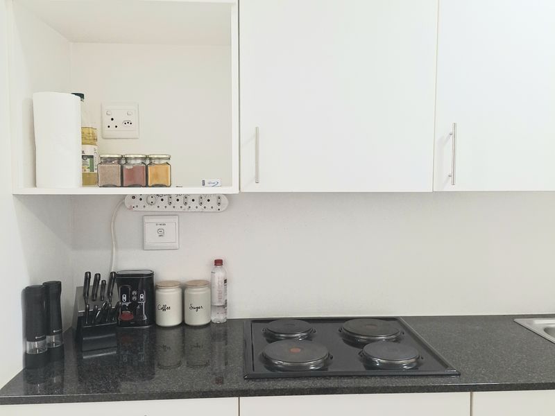 Modern 1 Bedroom Ground Floor Apartment in Sought-After Hesketh Estate - Photo 6