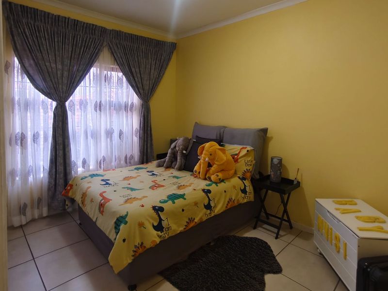 ✨ Elegant 3-Bedroom Residence in a Prestigious Secure Estate ✨ - Photo 10