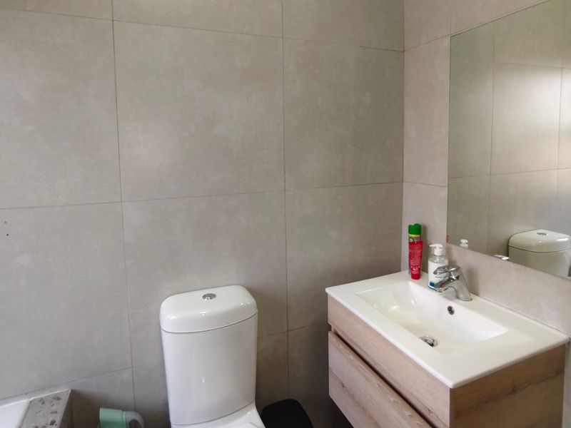 ✨ Elegant 3-Bedroom Residence in a Prestigious Secure Estate ✨ - Photo 8