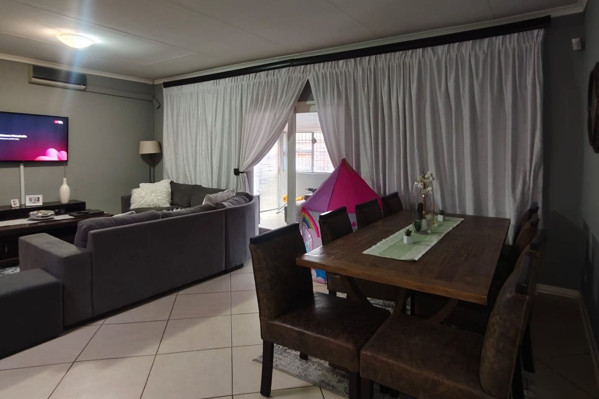✨ Elegant 3-Bedroom Residence in a Prestigious Secure Estate ✨ - Photo 5