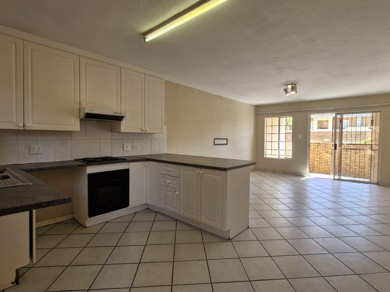 Two bedroom apartment - Photo 2