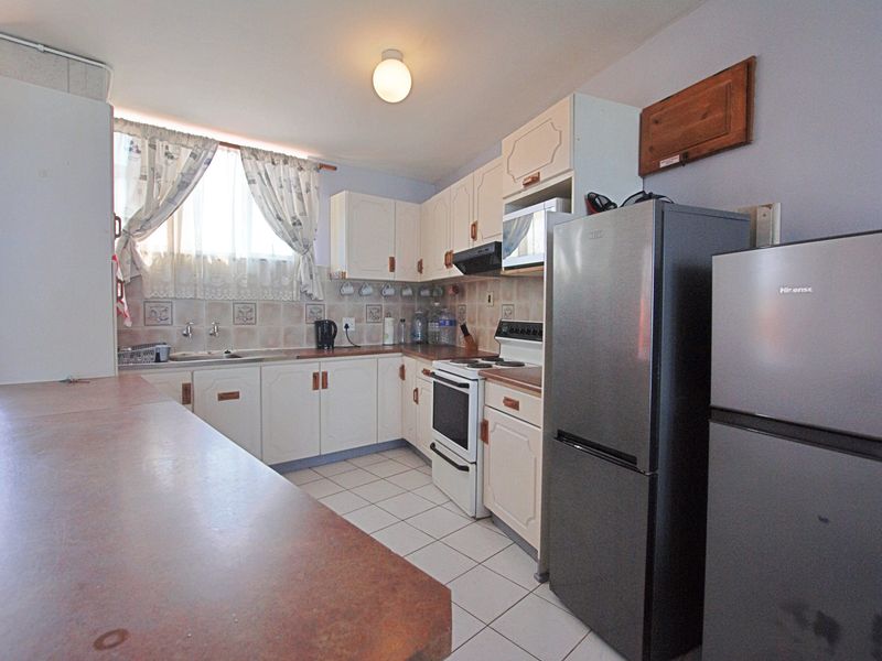 Location, Views, Lifestyle – This flatlet has it all! - Photo 10