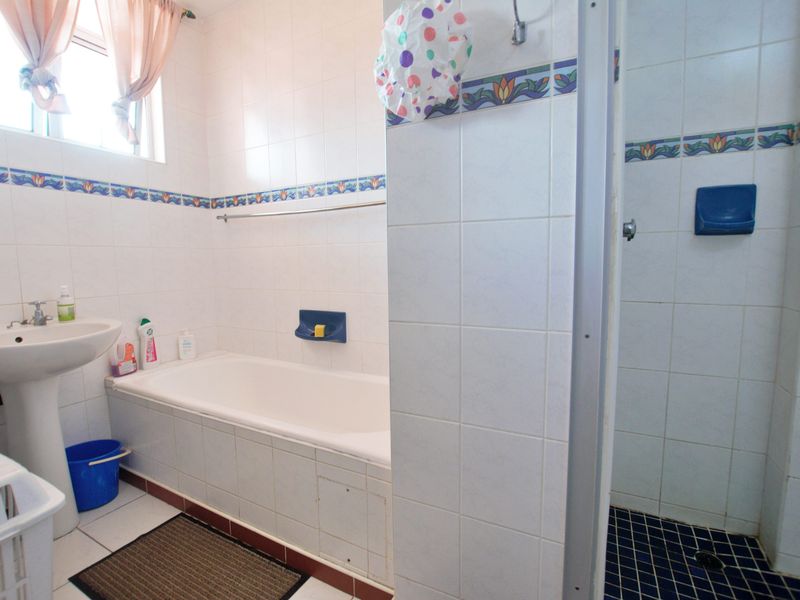 Location, Views, Lifestyle – This flatlet has it all! - Photo 7