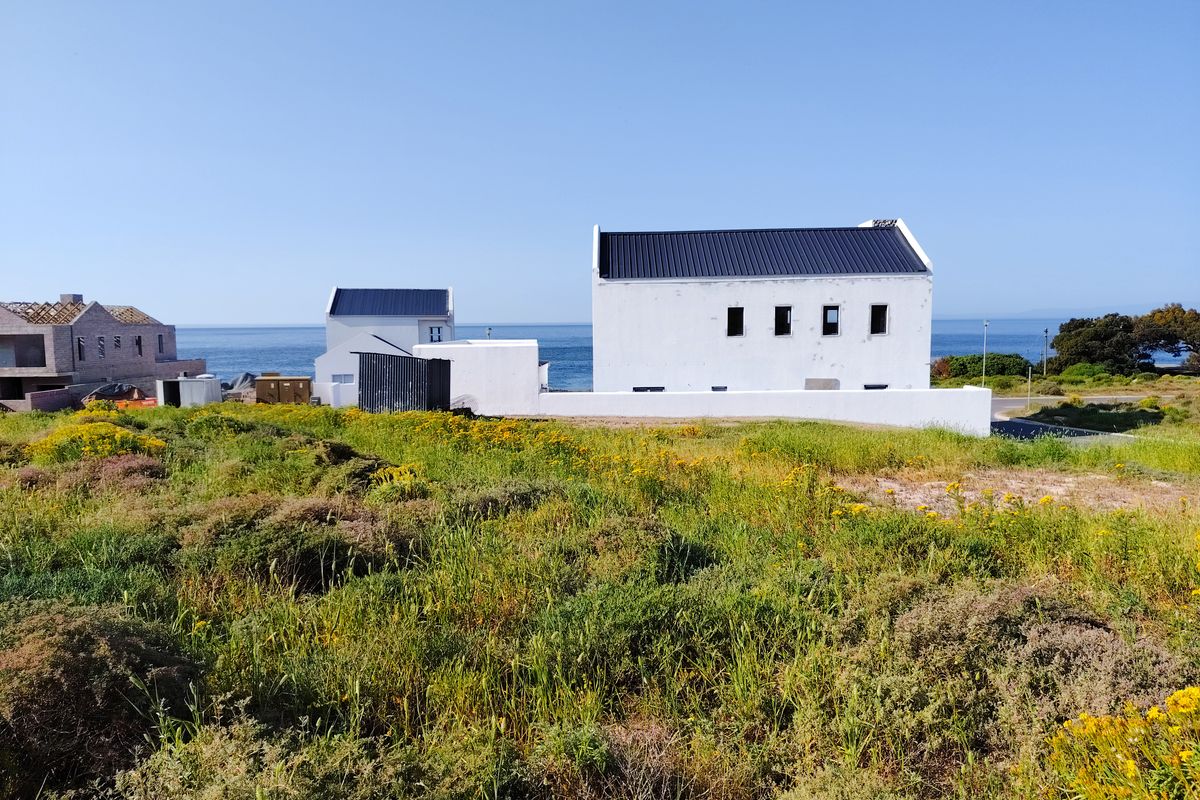 Discover the perfect canvas for your dream home on this 260m2 vacant land in scenic St Helena Views! - Photo 3