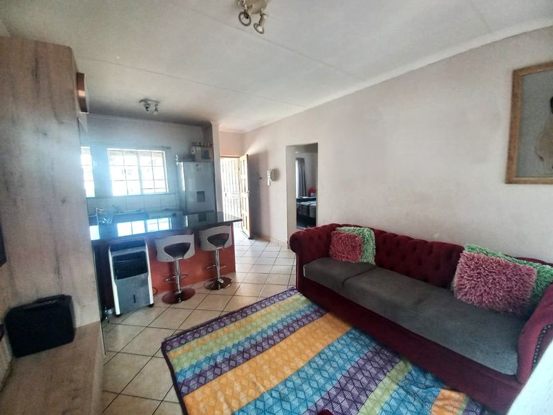 🌟 Stylish & Secure 2-Bedroom Apartment in Waterfall East - Photo 10