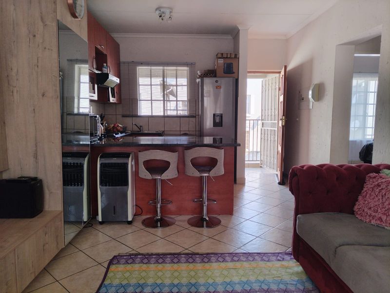 🌟 Stylish & Secure 2-Bedroom Apartment in Waterfall East - Photo 6