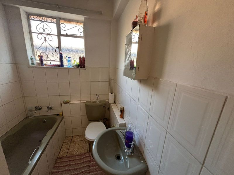 Investment Opportunity with Lifestyle Appeal, Prime Location - Photo 9