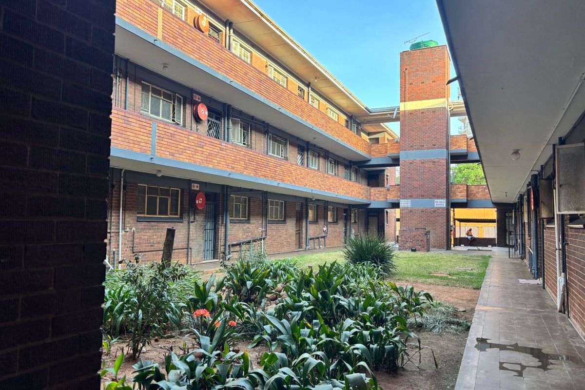 Investment Opportunity with Lifestyle Appeal, Prime Location - Photo 2