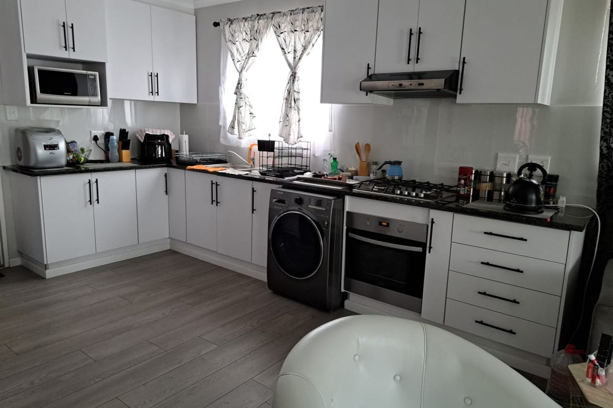Modern Comfort Meets Convenience – 2 Bed, 2 Bath Gem for Sale - Photo 5