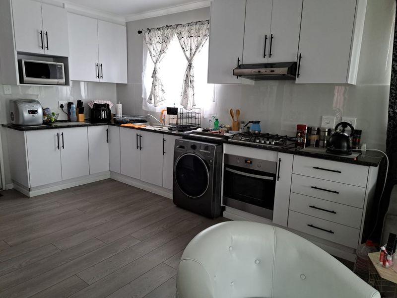 Modern Comfort Meets Convenience – 2 Bed, 2 Bath Gem for Sale - Photo 5