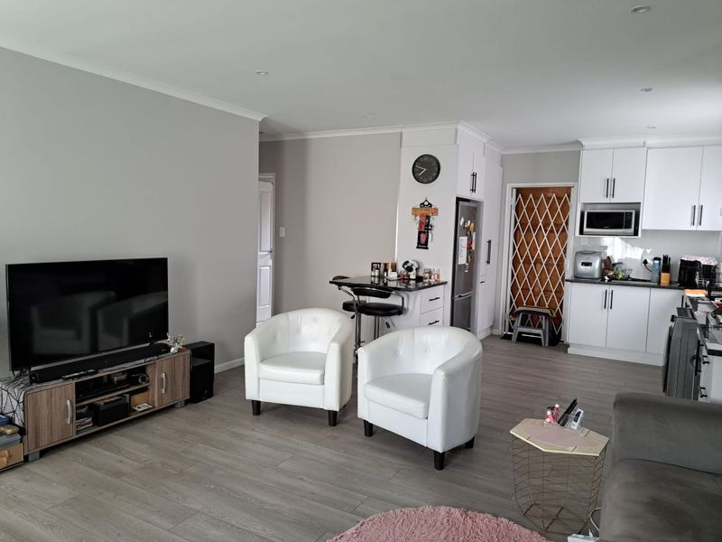 Modern Comfort Meets Convenience – 2 Bed, 2 Bath Gem for Sale - Photo 6