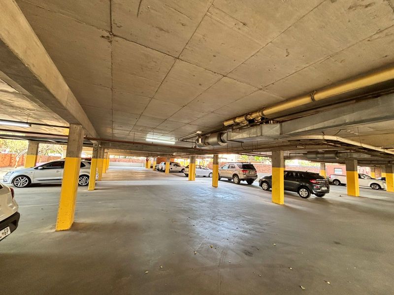 Investment Property - Stunning Building - Impeccably maintained - Photo 10